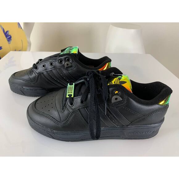 Adidas hologram Rivalry low top sneakers limited edition 5.5 - Picture 1 of 7